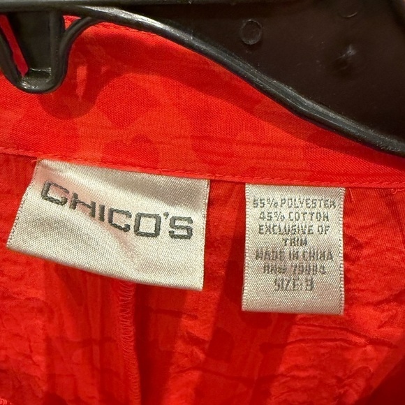 Chico’s Red Crinkle Long Sleeve Button Down Shirt Women’s Size XL - Picture 3 of 3